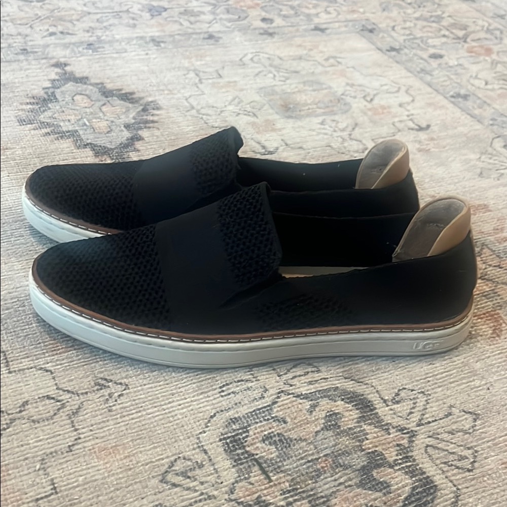 UGG Black Slip-On Shoes SZ 7.5